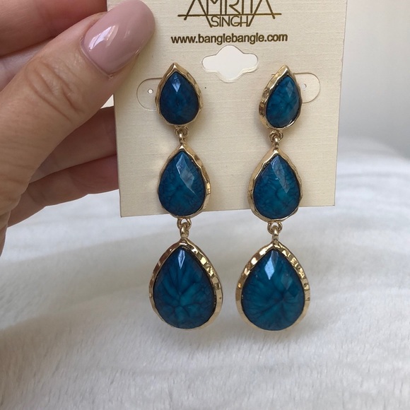 Amrita Singh earrings - Picture 4 of 6